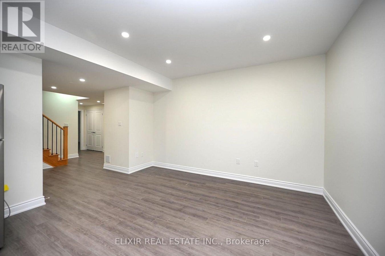 (LOWER LEVEL) - 46 MEVIRA GARDENS - Photo 6