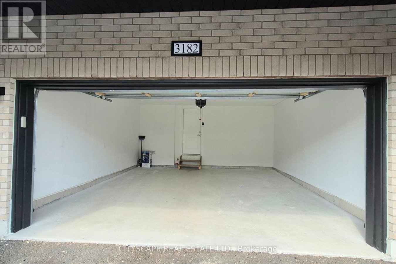 3182 SIXTH LINE - Photo 2