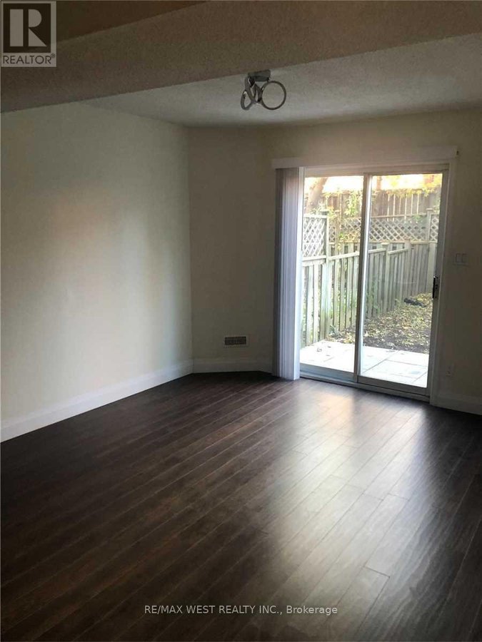 8 - 2295 MARINE DRIVE - Photo 4