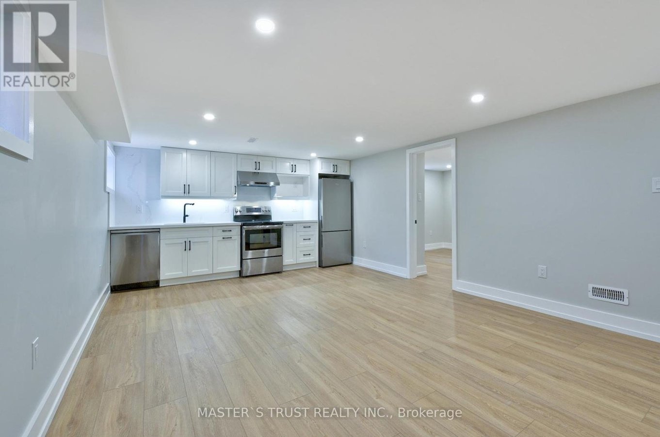 UNIT 2 - 28 FLORENCE DRIVE - Photo 1