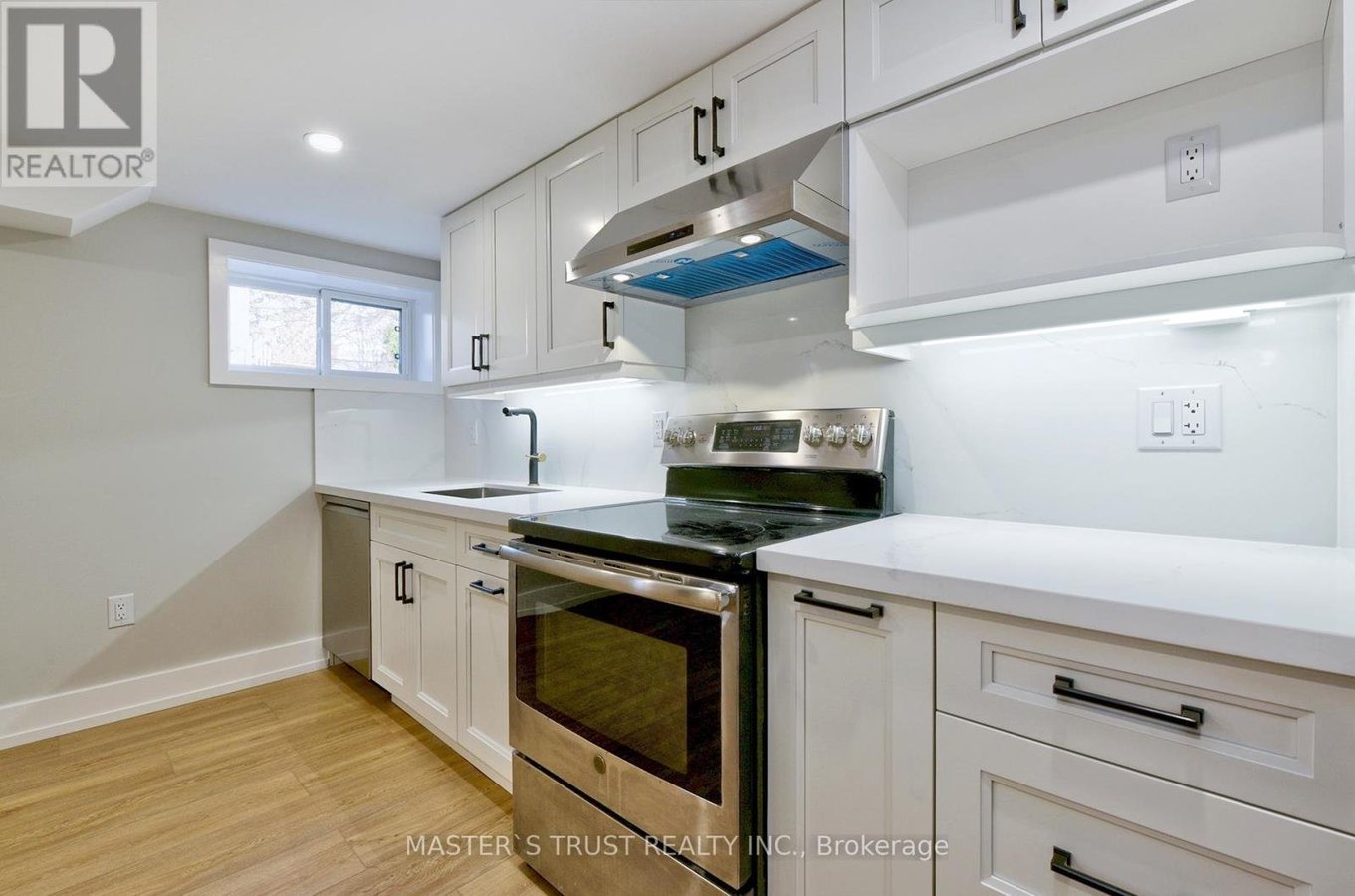 UNIT 2 - 28 FLORENCE DRIVE - Photo 4