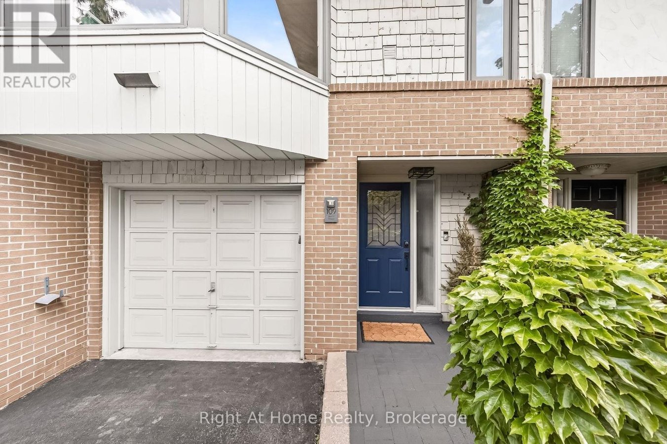 109 BRANT STREET - Photo 2