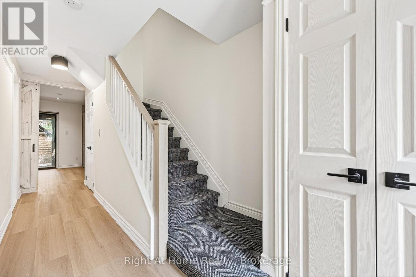 109 BRANT STREET - Photo 4
