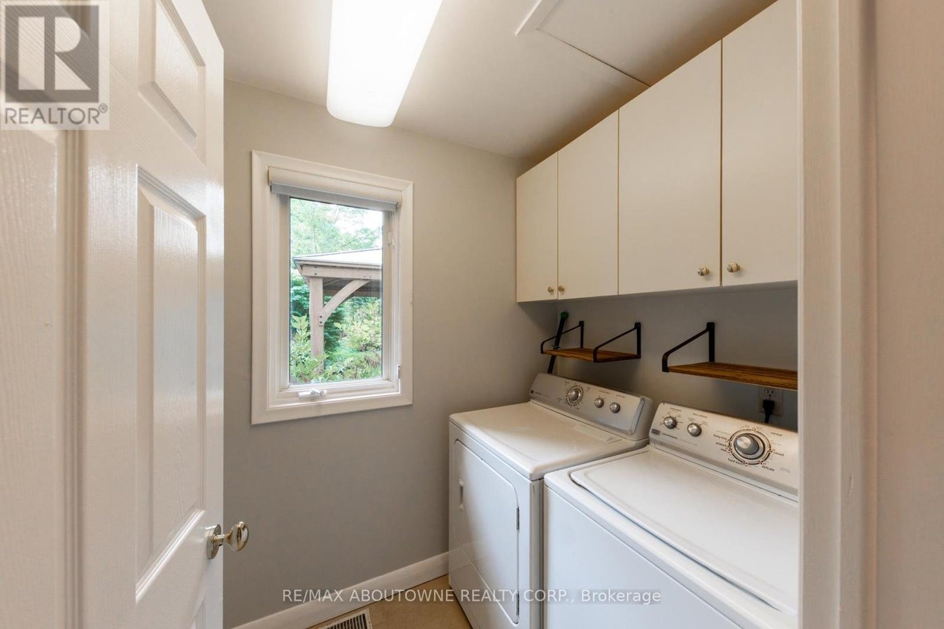 1290 BRAESIDE DRIVE - Photo 14