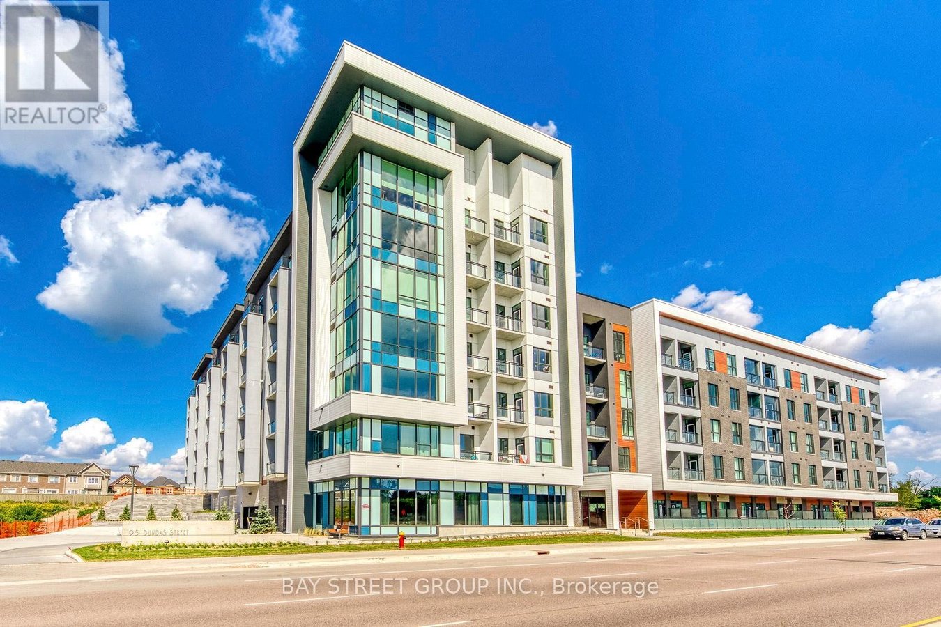107 - 95 DUNDAS STREET W - Photo 1