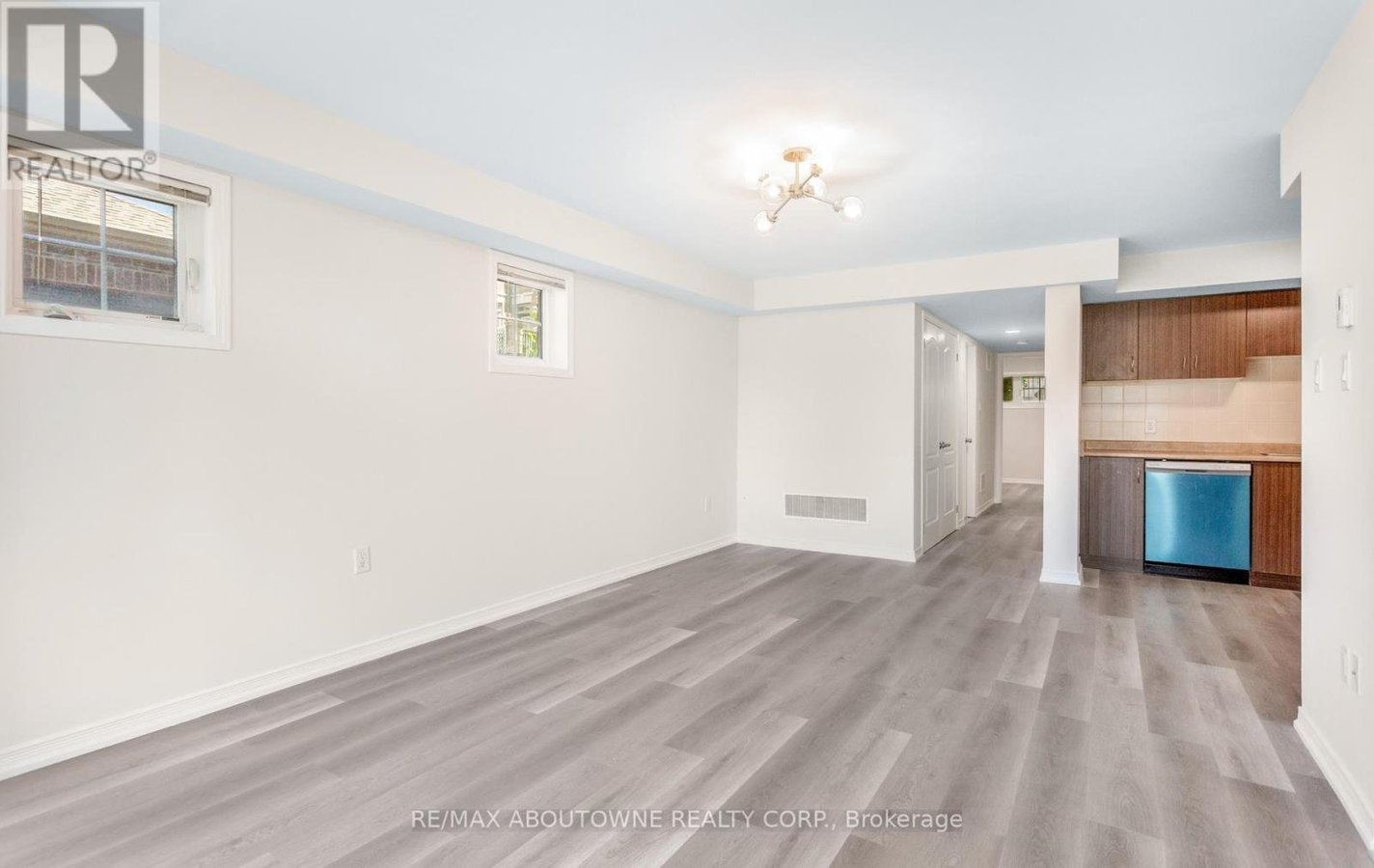 1 - 2441 GREENWICH DRIVE - Photo 16