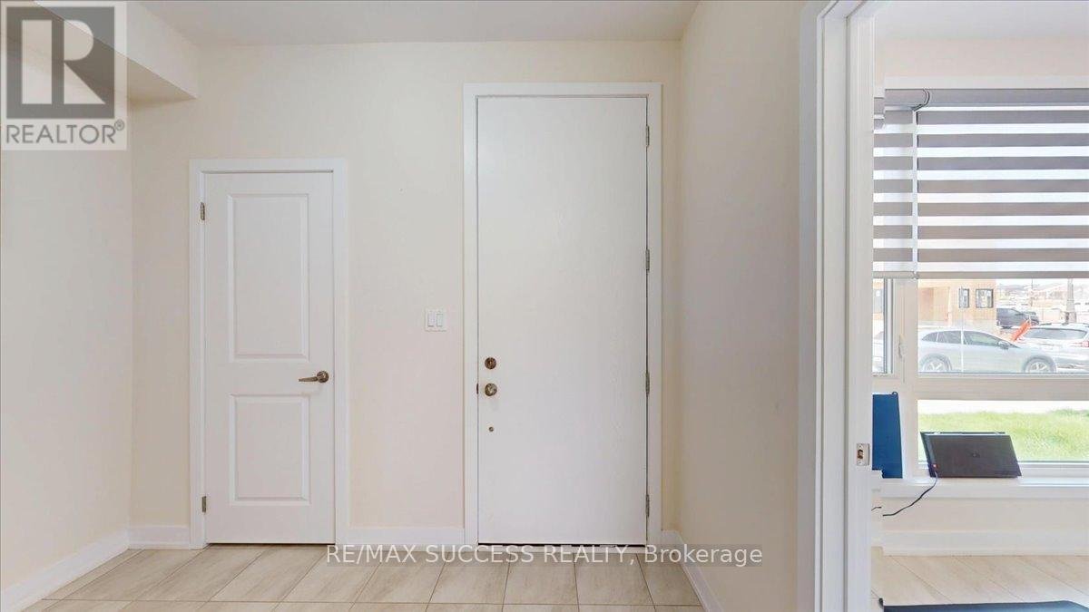 3077 WELSMAN GARDENS - Photo 3