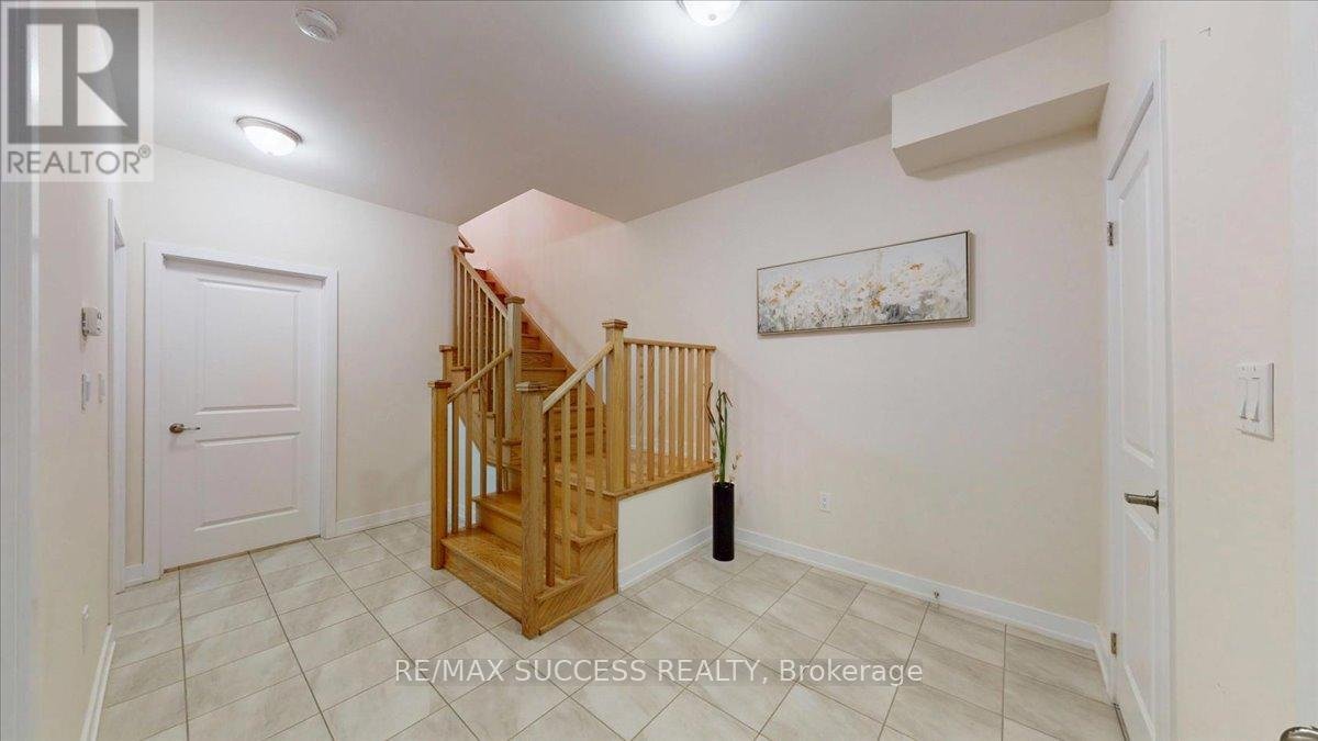 3077 WELSMAN GARDENS - Photo 4