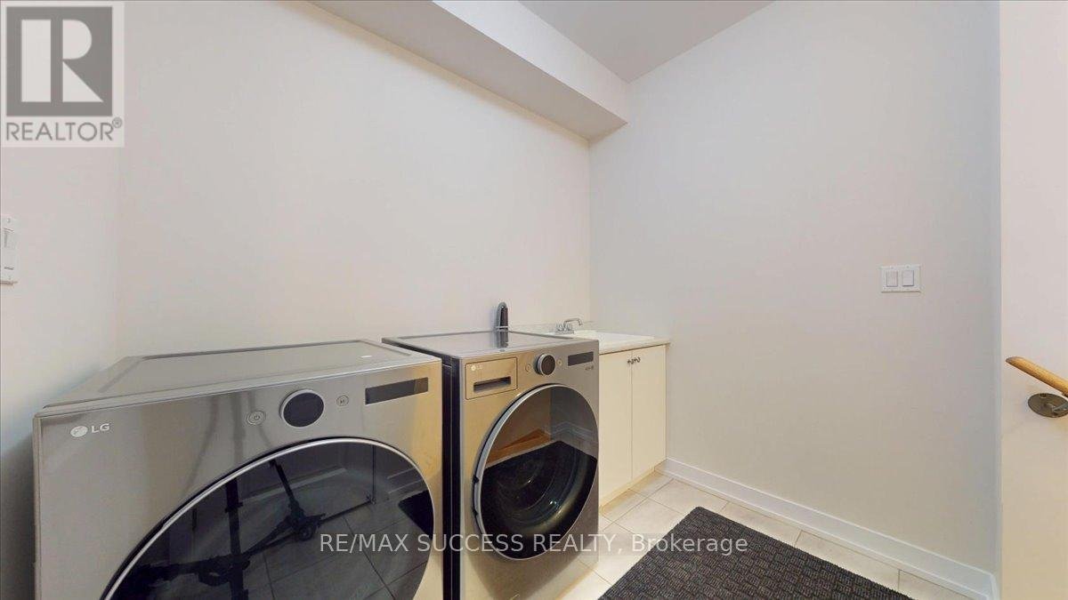 3077 WELSMAN GARDENS - Photo 8
