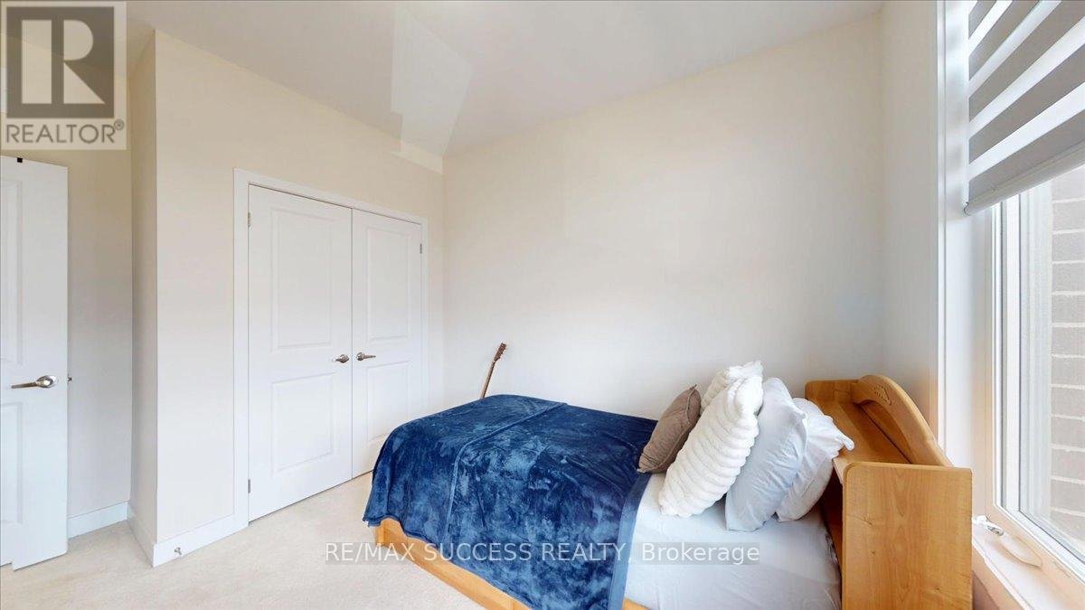 3077 WELSMAN GARDENS - Photo 33