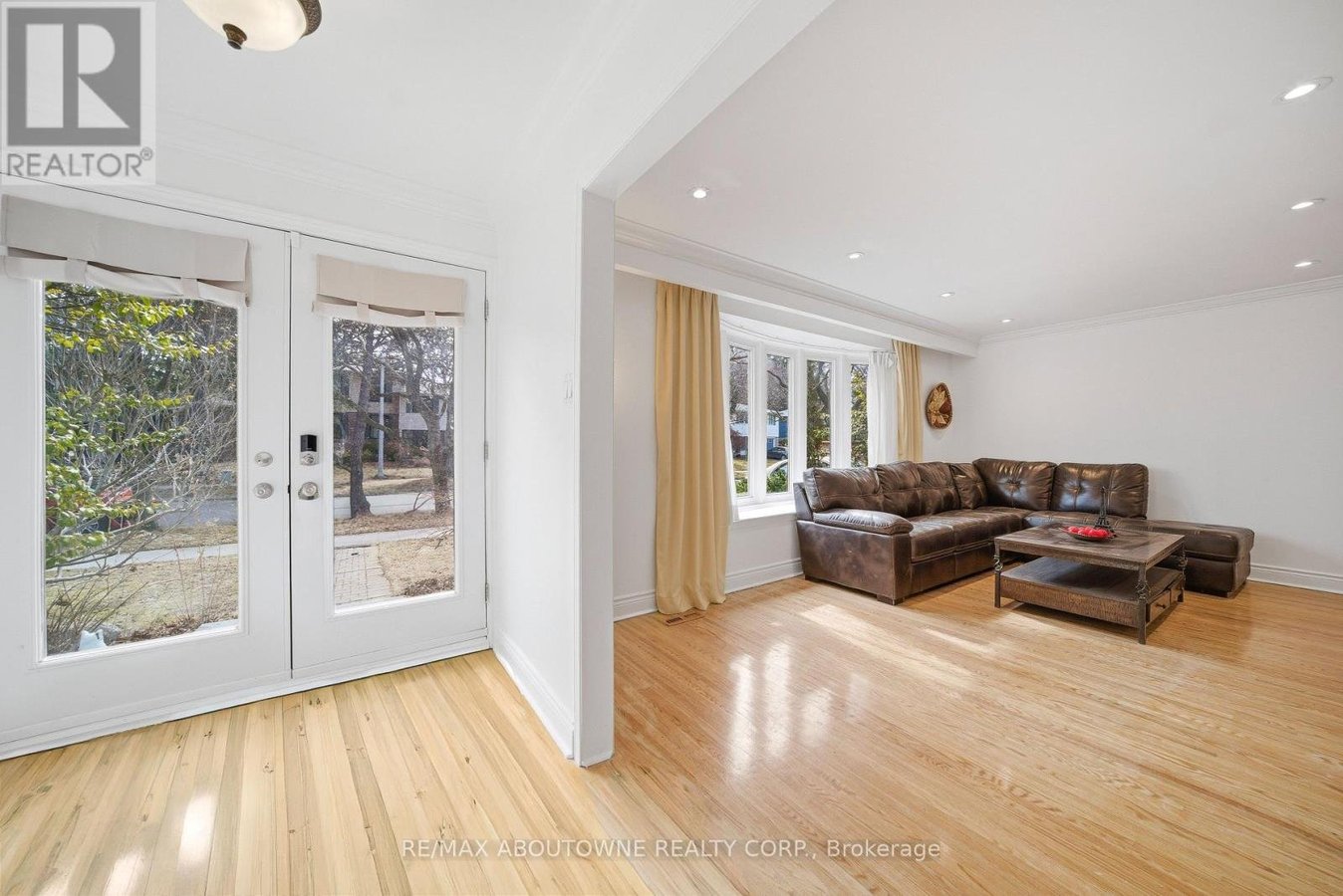 481 ANTHONY DRIVE - Photo 3