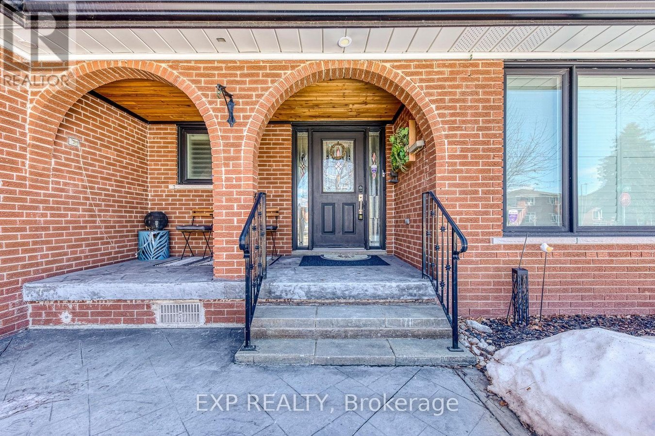 322 MARY STREET - Photo 2
