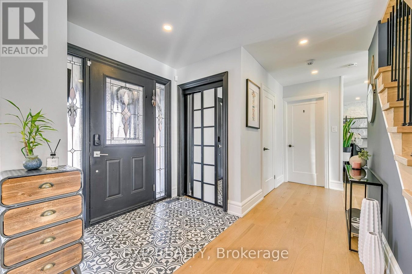322 MARY STREET - Photo 4