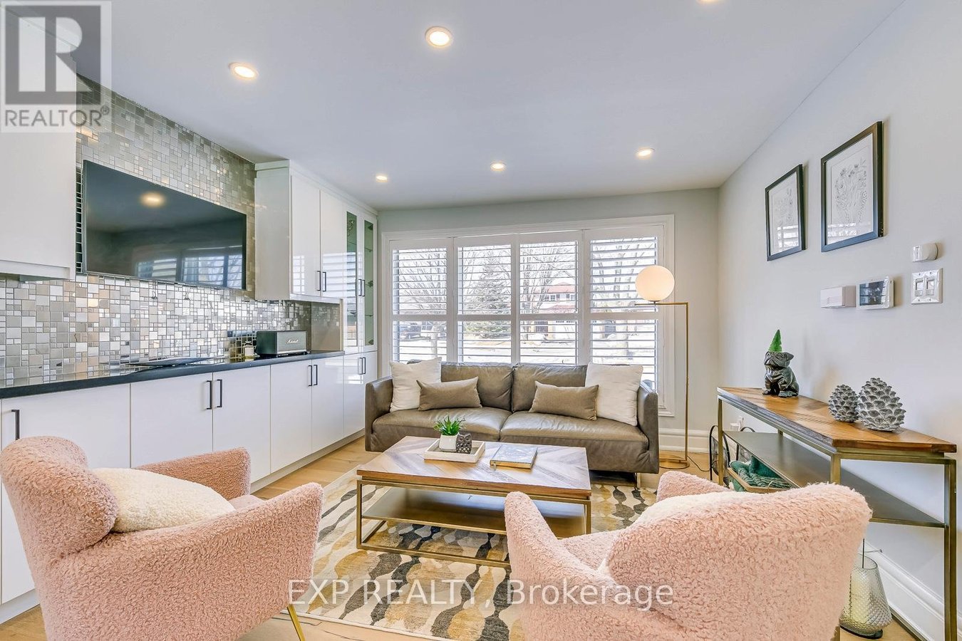 322 MARY STREET - Photo 5
