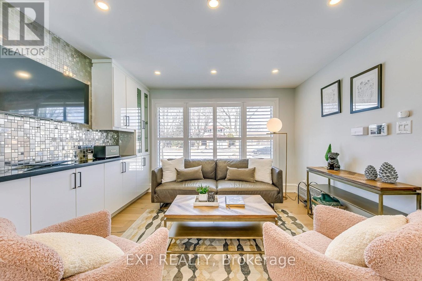 322 MARY STREET - Photo 6