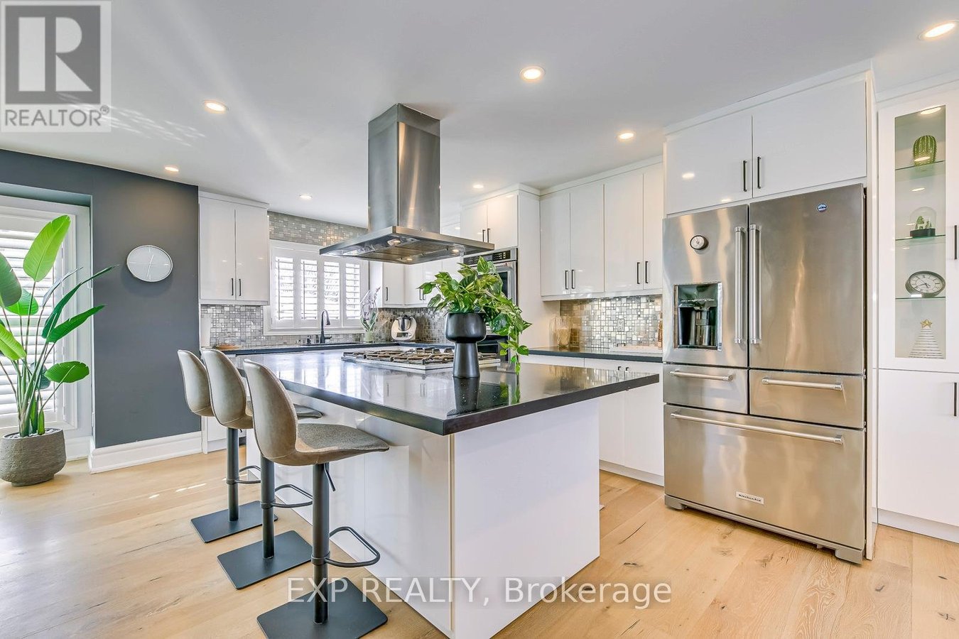 322 MARY STREET - Photo 9