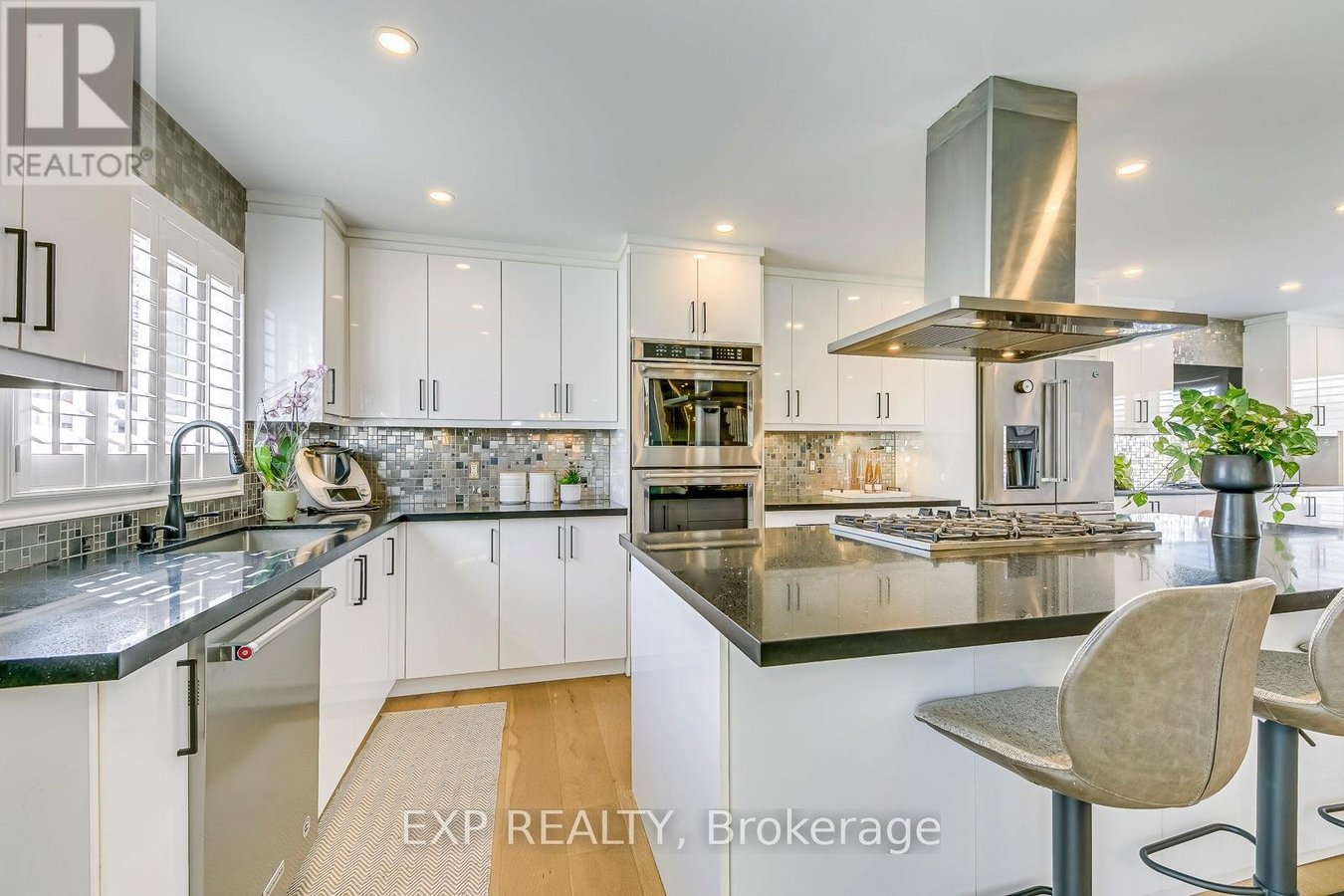 322 MARY STREET - Photo 12
