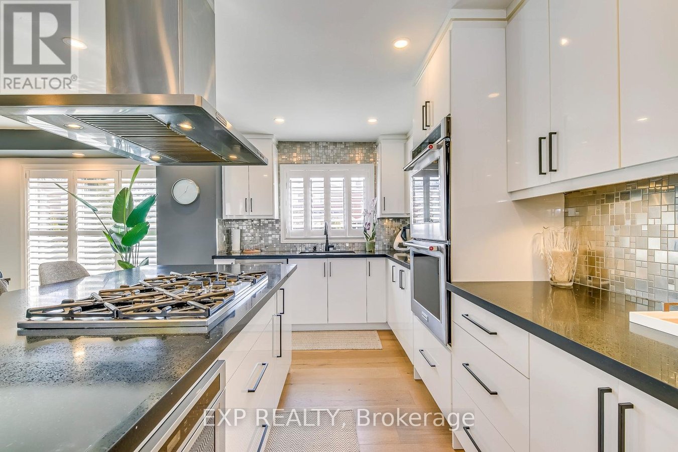 322 MARY STREET - Photo 13