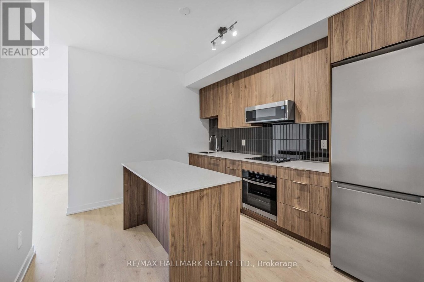 607 - 2501 SAW WHET BOULEVARD - Photo 3