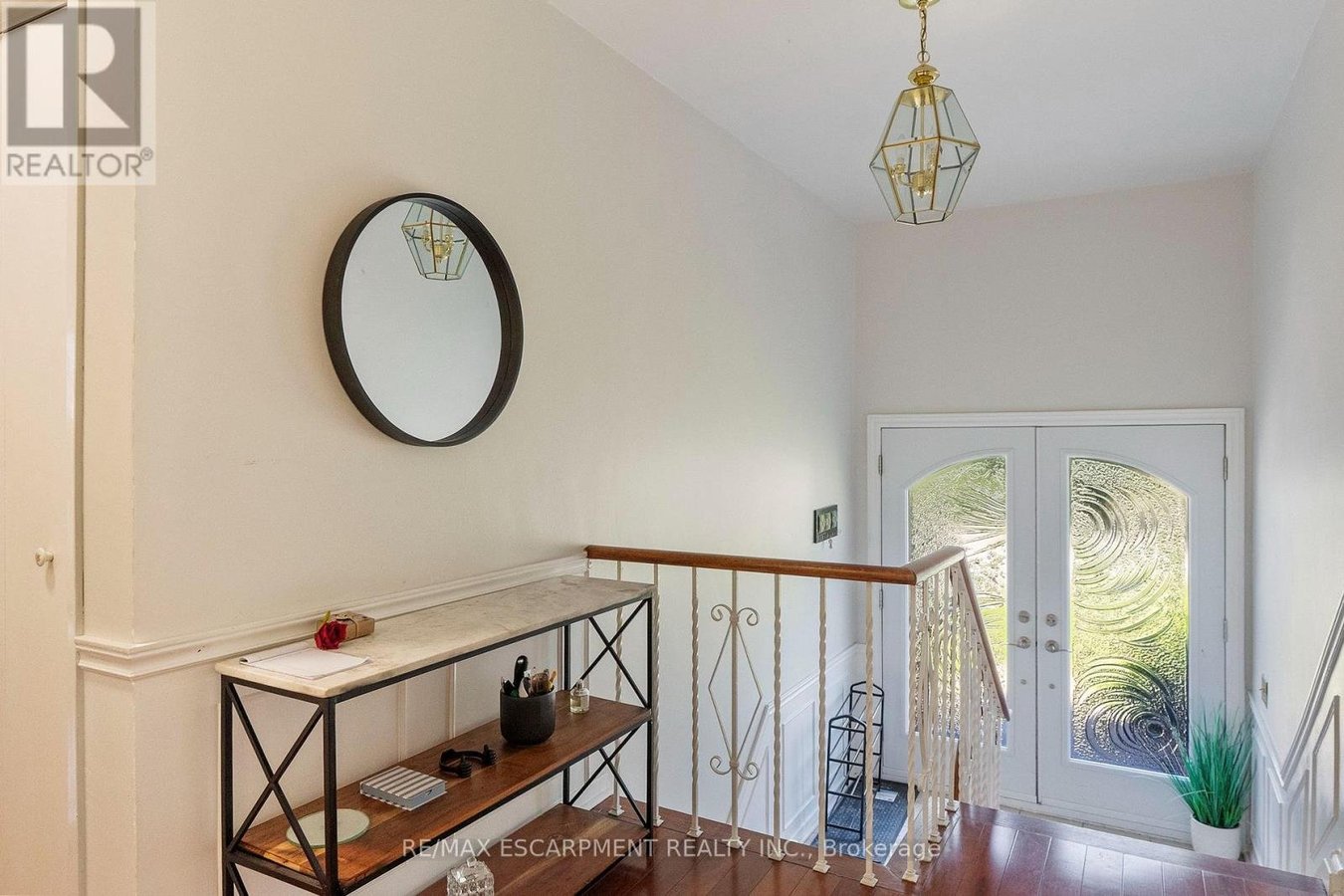 2506 YARMOUTH CRESCENT - Photo 2