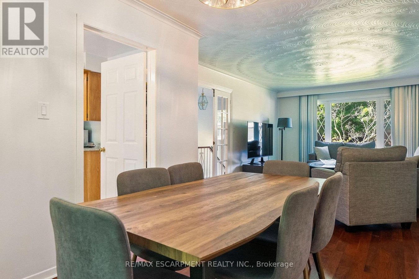 2506 YARMOUTH CRESCENT - Photo 8
