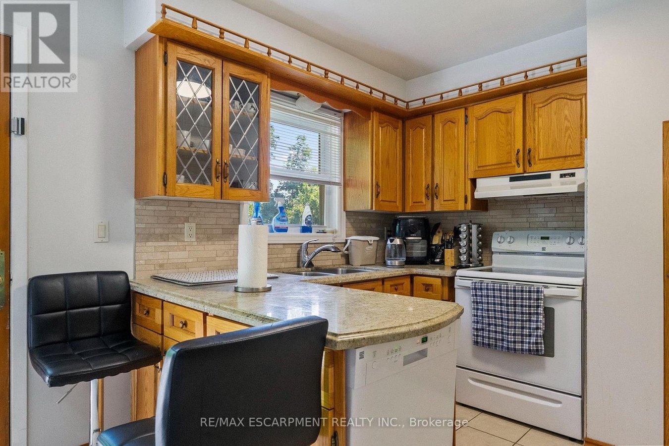 2506 YARMOUTH CRESCENT - Photo 10