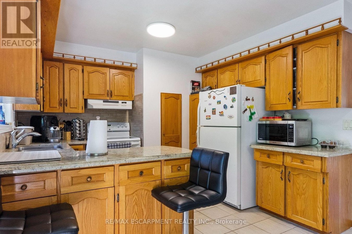 2506 YARMOUTH CRESCENT - Photo 11