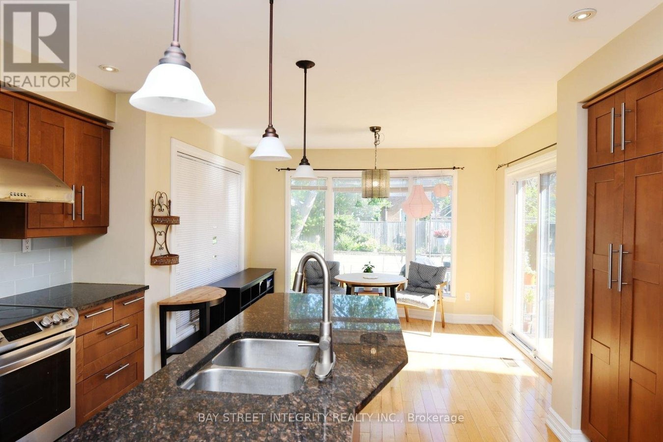 1213 ROSETHORNE ROAD - Photo 4