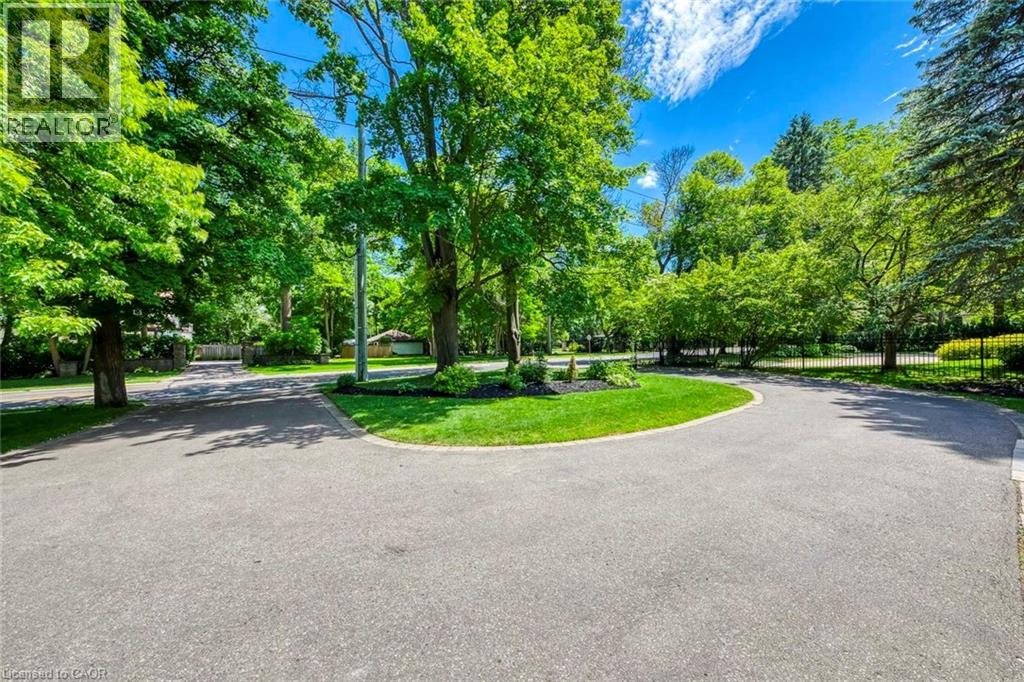 1251 LAKESHORE Road E - Photo 3