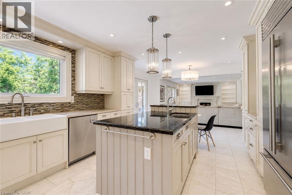 1251 LAKESHORE Road E - Photo 13