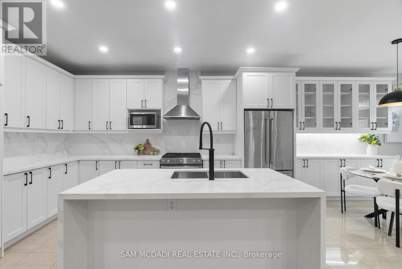 573 SETTLERS ROAD W - Photo 3