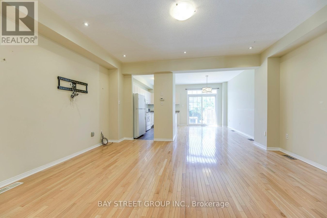 2413 WHISTLING SPRINGS CRESCENT - Photo 4