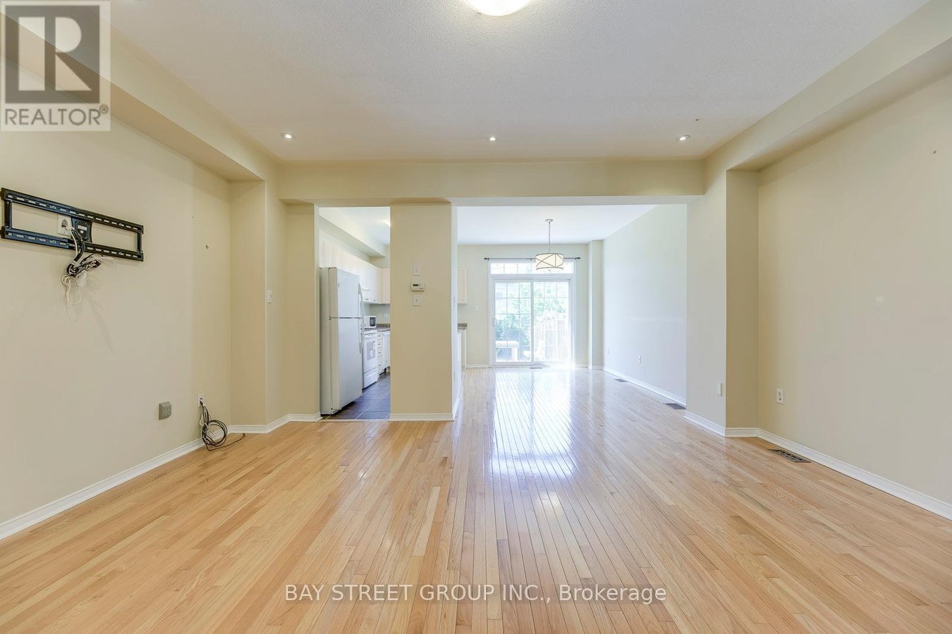 2413 WHISTLING SPRINGS CRESCENT - Photo 5