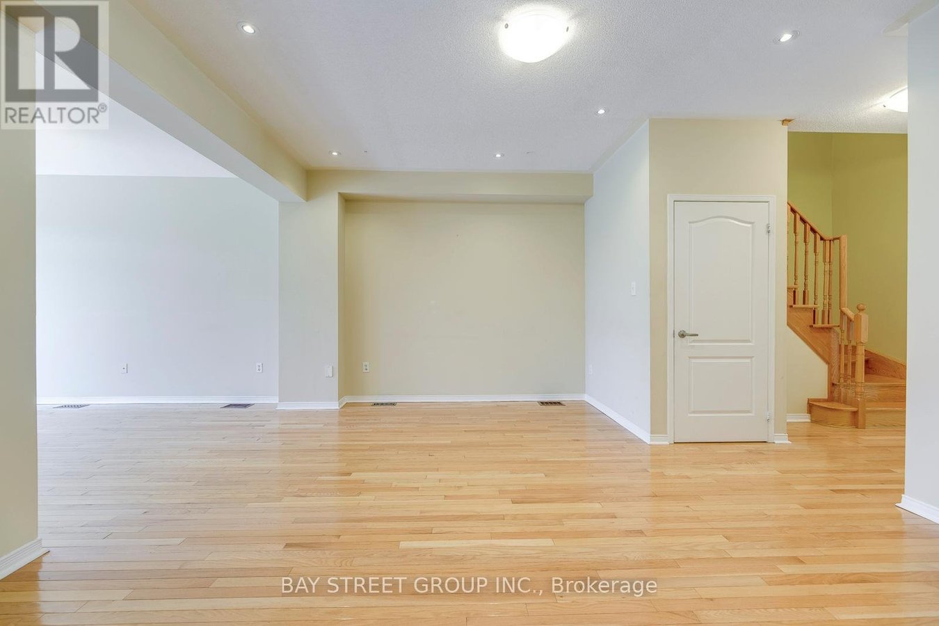 2413 WHISTLING SPRINGS CRESCENT - Photo 6