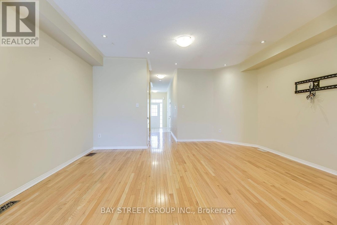 2413 WHISTLING SPRINGS CRESCENT - Photo 7