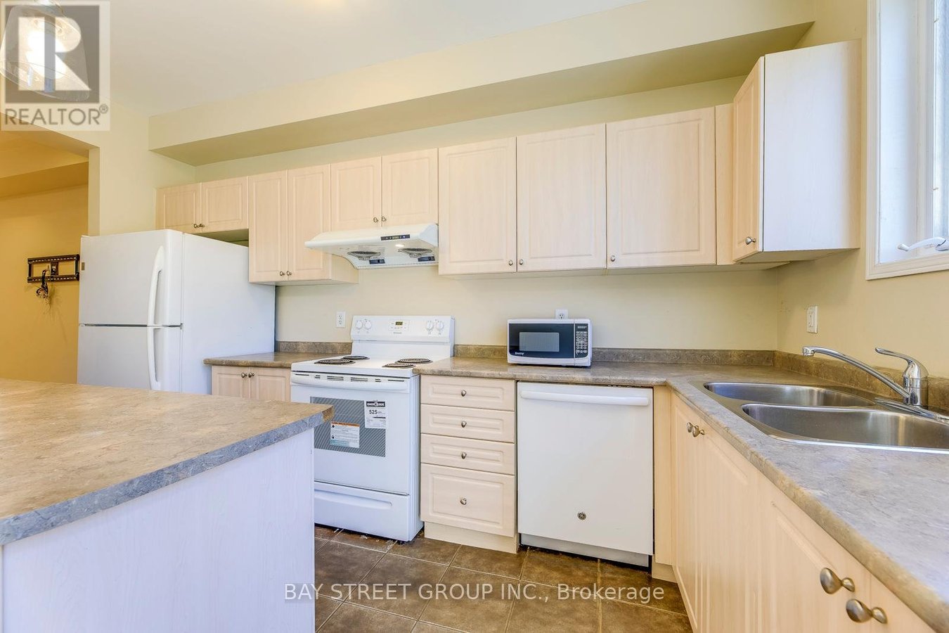 2413 WHISTLING SPRINGS CRESCENT - Photo 14
