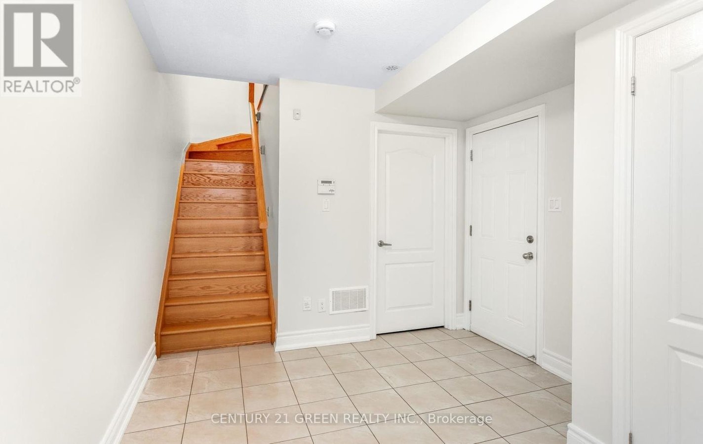 2427 GREENWICH DRIVE - Photo 7