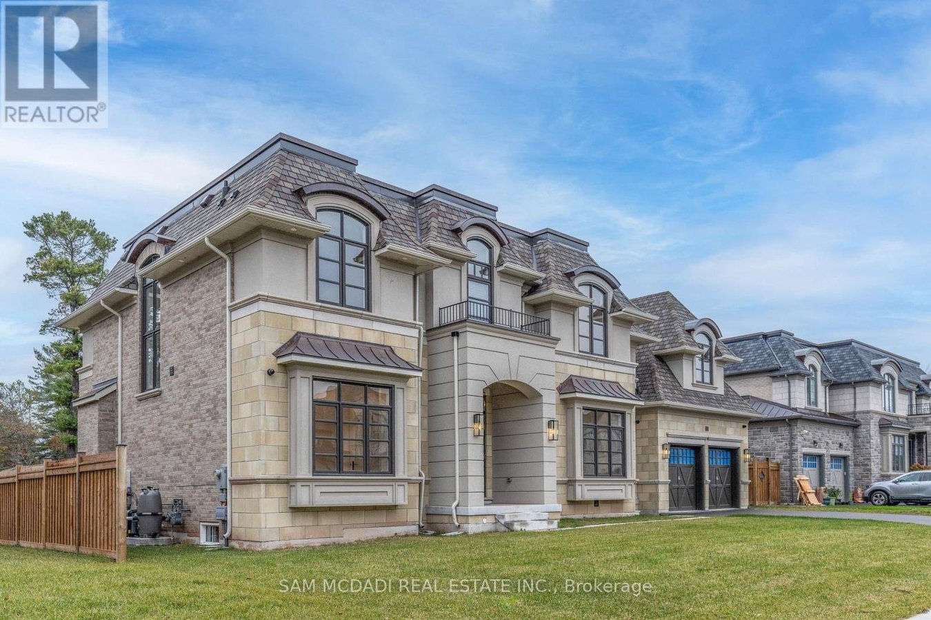 243 PRINCE GEORGE CRESCENT - Photo 2