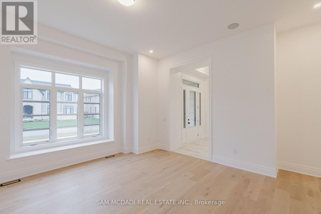 243 PRINCE GEORGE CRESCENT - Photo 7