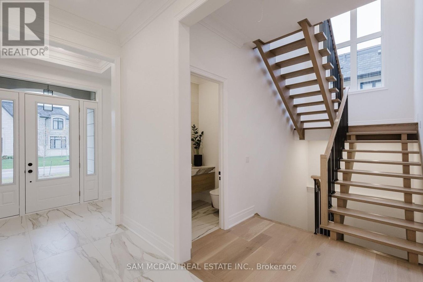 243 PRINCE GEORGE CRESCENT - Photo 8