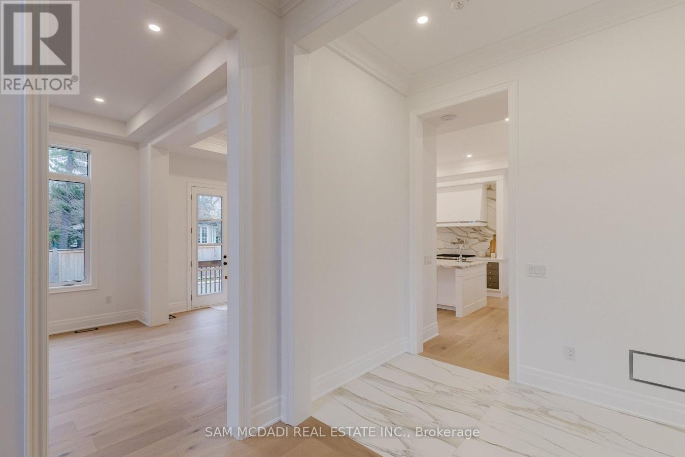 243 PRINCE GEORGE CRESCENT - Photo 9