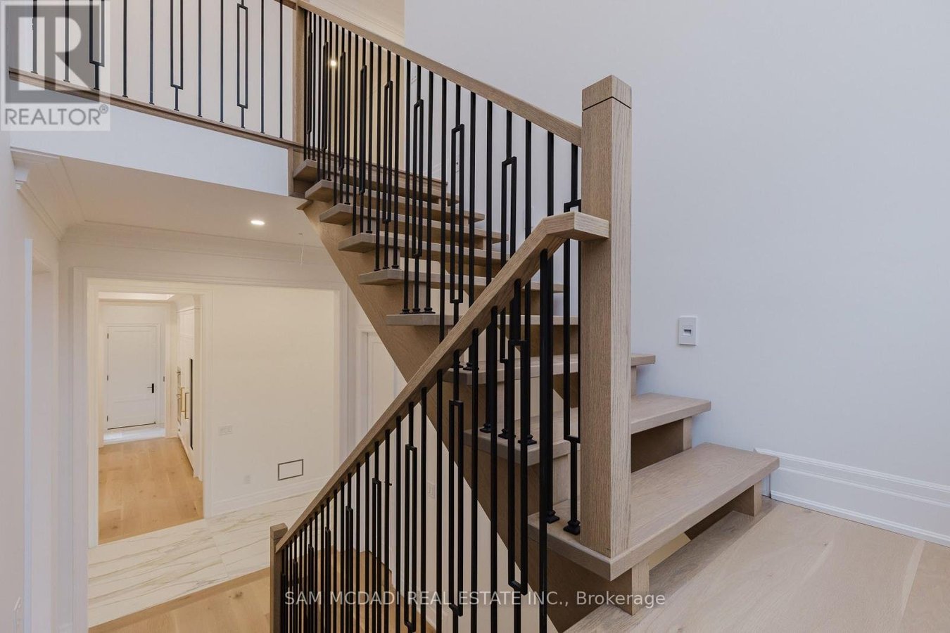 243 PRINCE GEORGE CRESCENT - Photo 22