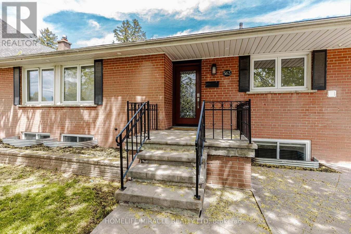 563 TAPLOW CRESCENT - Photo 4