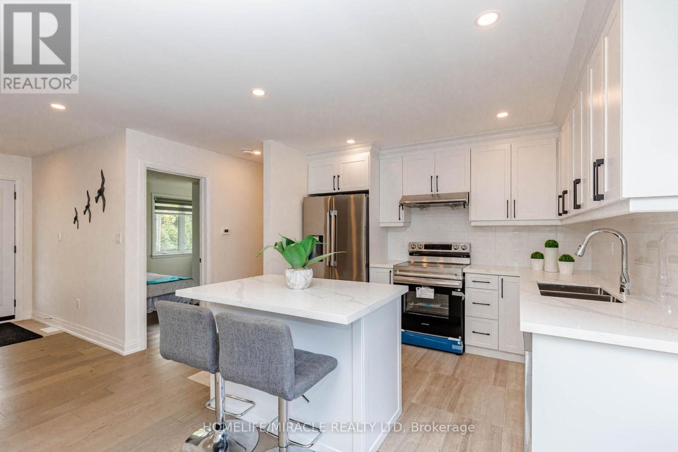 563 TAPLOW CRESCENT - Photo 10