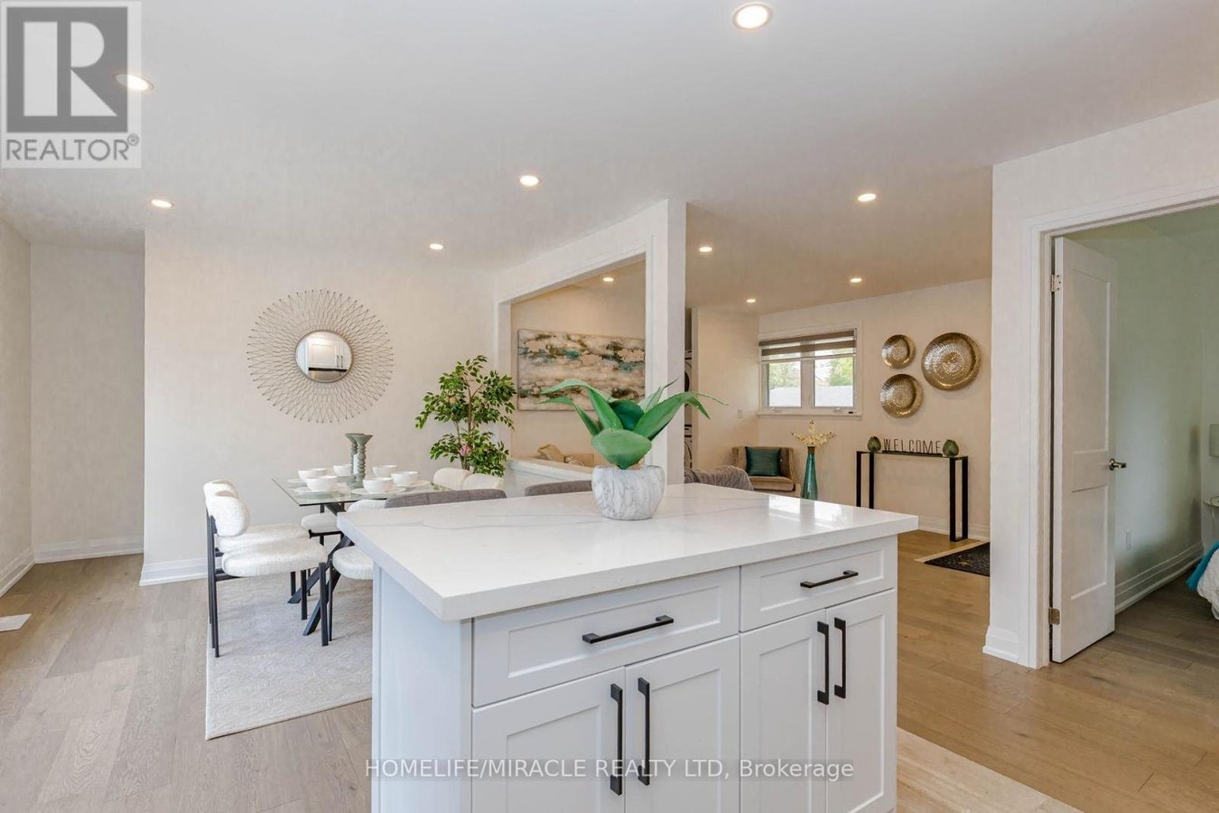 563 TAPLOW CRESCENT - Photo 13