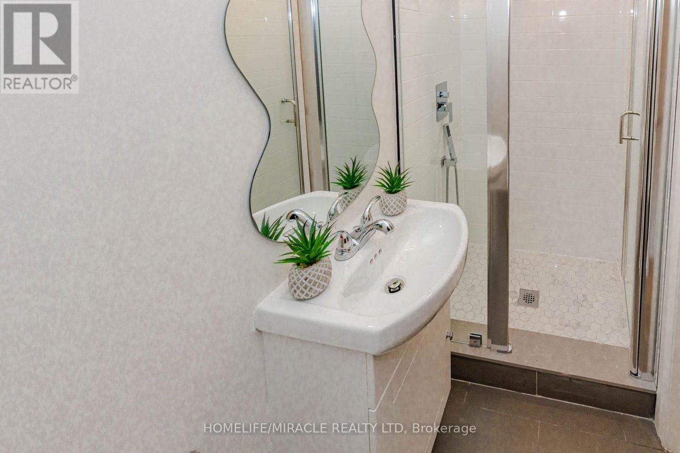 563 TAPLOW CRESCENT - Photo 22