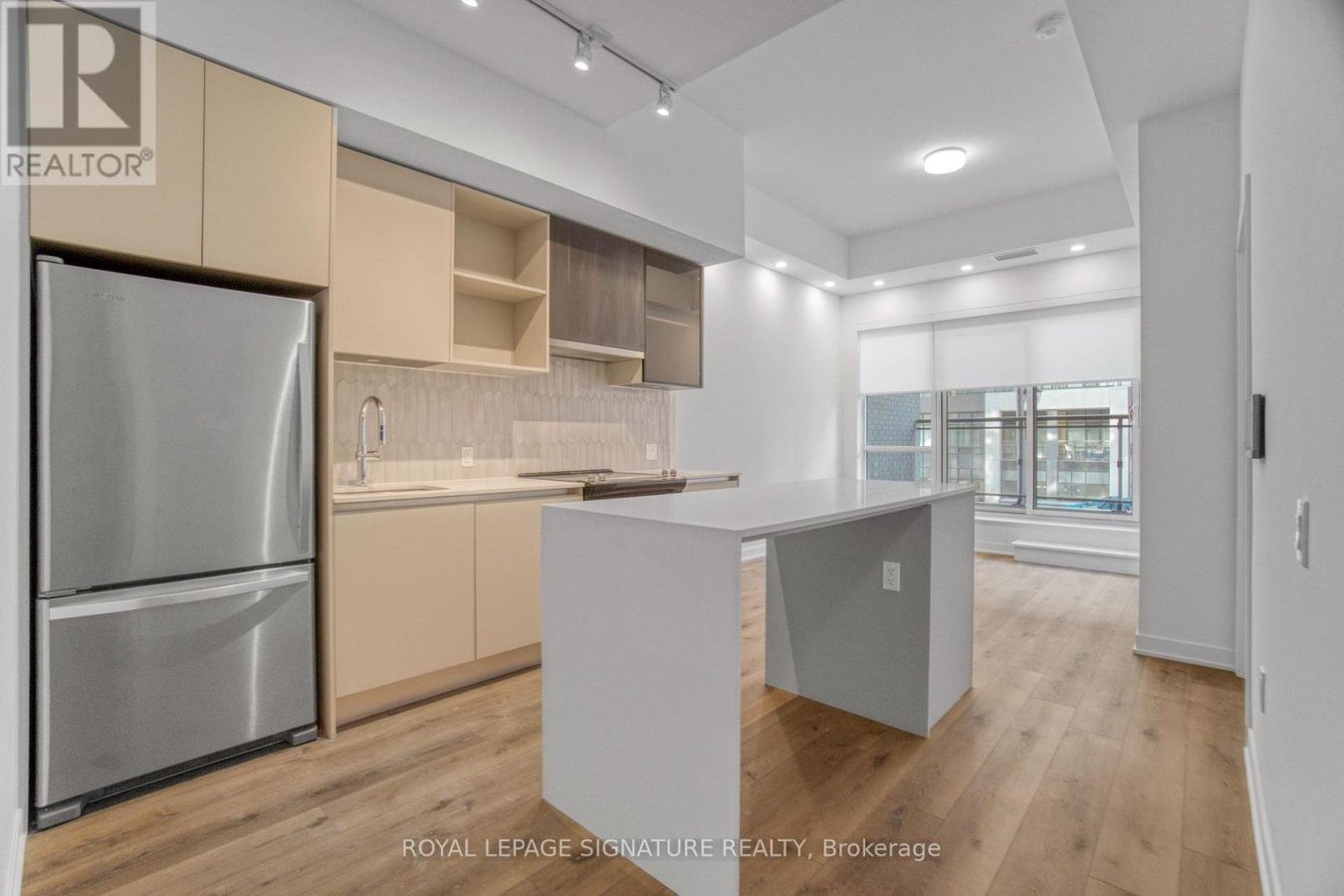 222 - 395 DUNDAS STREET W - Photo 8