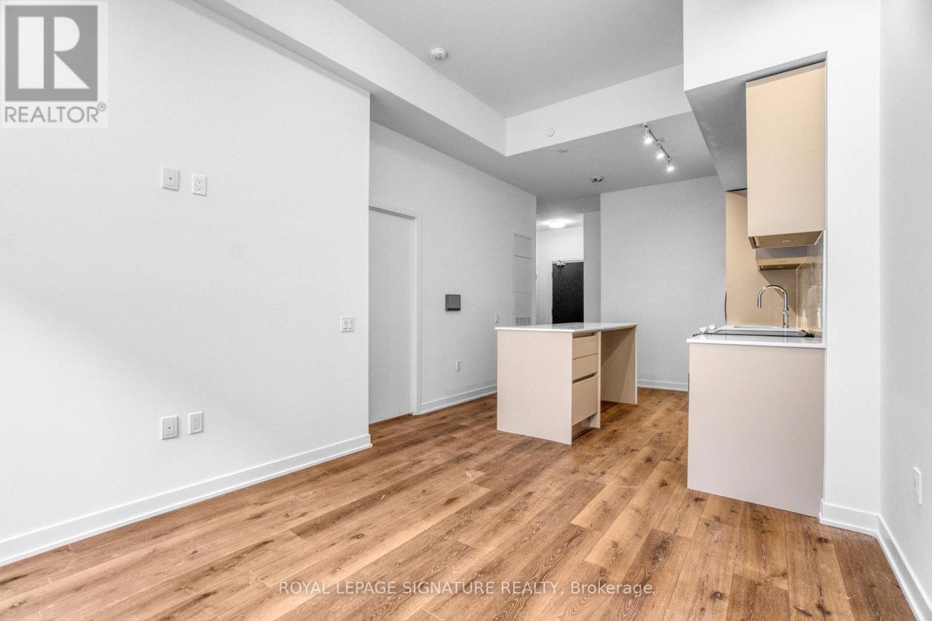 222 - 395 DUNDAS STREET W - Photo 10