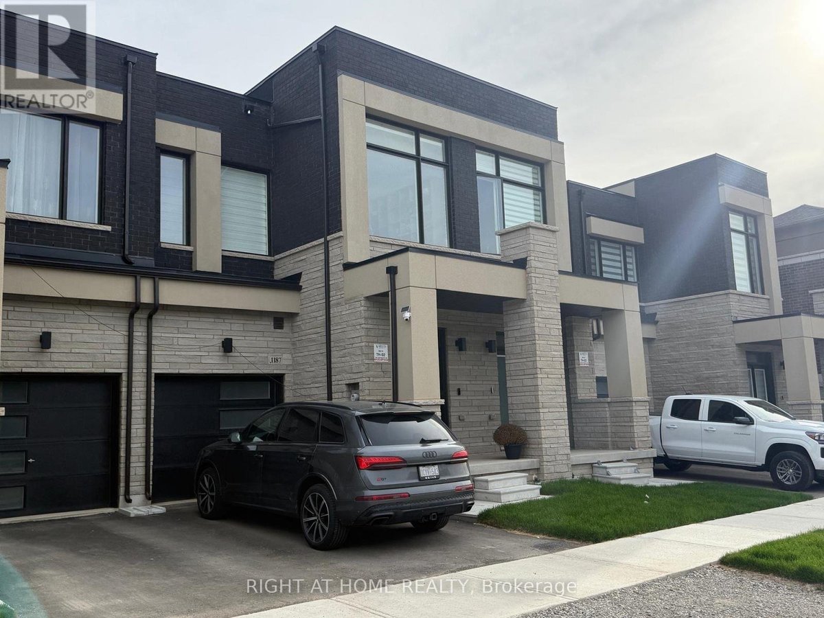 1187 DARTMOUTH CRESCENT - Photo 2