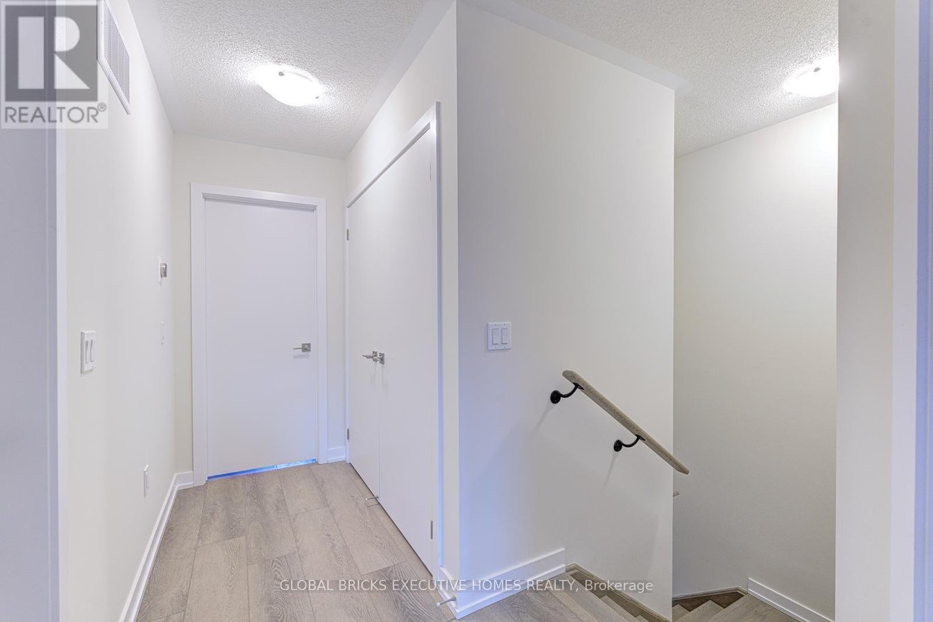 1345 KANIV STREET - Photo 25